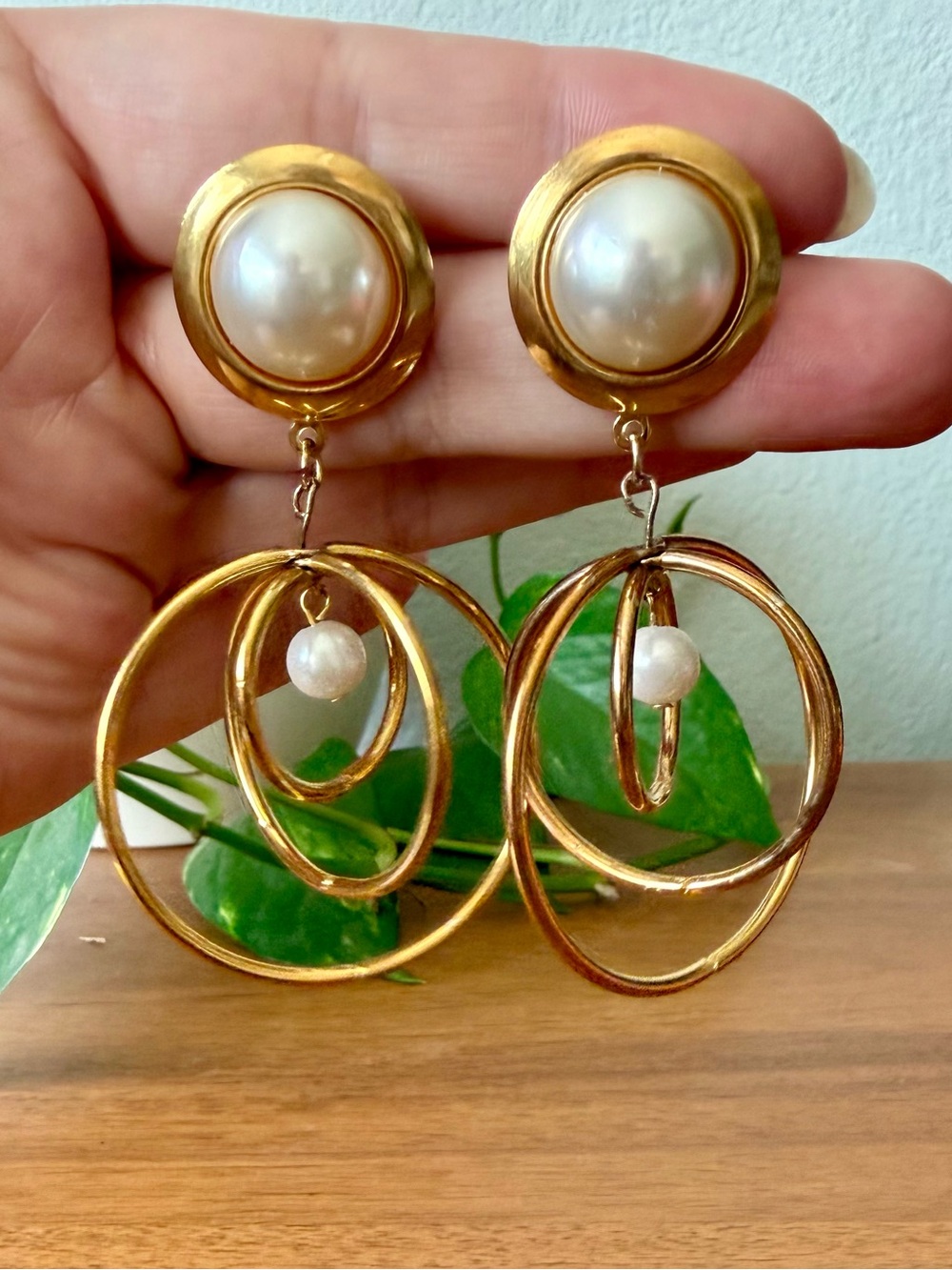 Vintage Gold-tone Concentric Circle Hoops Pearl Cabochon Drop Dangle Earrings - Picture 6 of 10